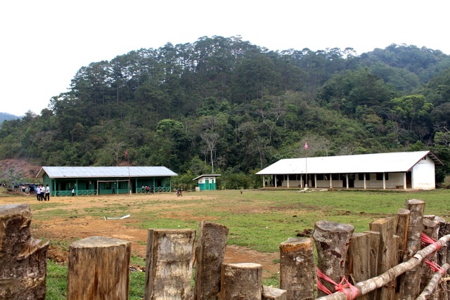 Mang trung thu đến với các em học sinh Lào - 4 Ngôi trường Tiểu học bản Panon
