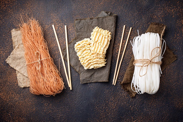 Mì ăn liền tiêu hóa thế nào? - 2 Với thành phần chính là tinh bột, mì ăn liền cũng có cơ chế tiêu hóa tương tư như cơm, bún, phở…