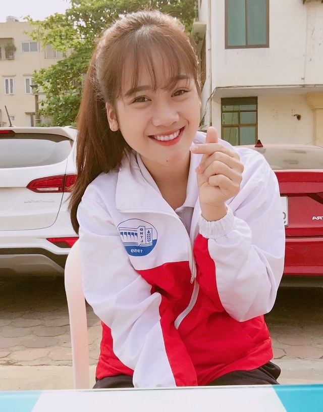 Nữ sinh Thủy Lợi năng động và xinh đẹp - 3
Tuổi trẻ chẳng hai lần thắm lại. Hãy sống sao để từng ngày, từng giờ và cả từng giây phút qua đi không phải tiếc nuối, Thanh Thoan chia sẻ