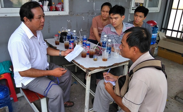 Tiền Giang: Một nữ công nhân may tử vong khi đang làm việc - 1 Ông Nguyễn Thanh Tăng, Phó Trưởng phòng LĐTB&XH TP.Mỹ Tho làm việc với đại diện Công ty và các PV