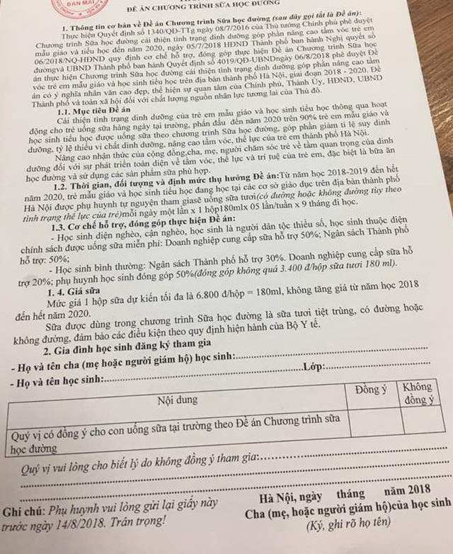 Phụ huynh lo chất lượng sữa học đường cận date - 1 Thông tin về Đề án sữa học đường được phát đến các trường trên địa bàn Hà Nội.