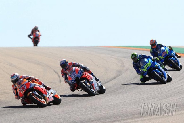 Marquez thắng kịch tính trong ngày Lorenzo gặp tai nạn nghiêm trọng - 2 Marquez thắng kịch tính trong ngày Lorenzo gặp tai nạn nghiêm trọng - 2