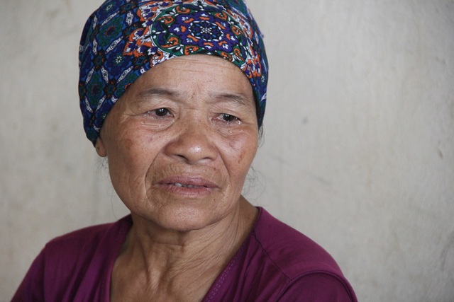 Mẹ chết vì điện giật, bố ra đi vì tai nạn giao thông, ba con sống cảnh bơ vơ đói khát - 3 Mẹ chết vì điện giật, bố ra đi vì tai nạn giao thông, ba con sống cảnh bơ vơ đói khát - 3