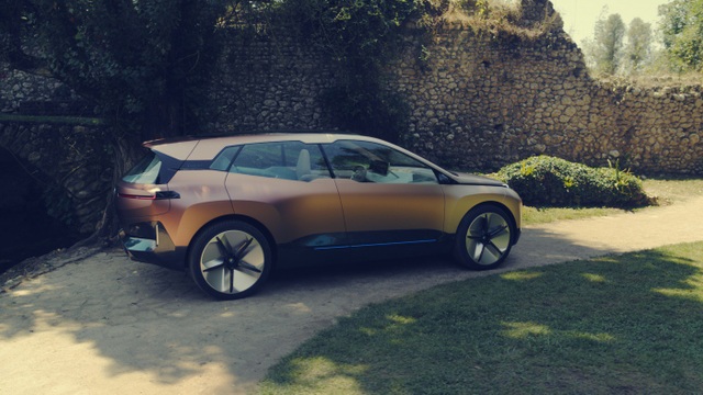 BMW giới thiệu mẫu crossover chạy điện tự lái Vision iNext - 6 BMW giới thiệu mẫu crossover chạy điện tự lái Vision iNext - 6
