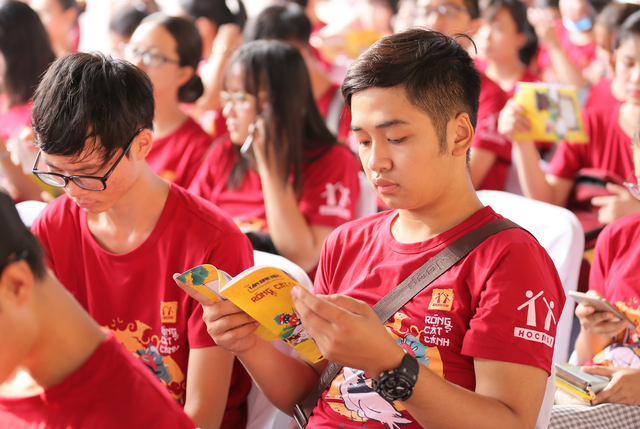 Chào Tân sinh viên 2018: “Đỗ đại học, rồi sao?” - 3
Sinh viên: “Hãy luôn giữ tinh thần học chủ động, thái độ sống tích cực và quan trọng là hãy kiên trì và thủy chung với sự lựa chọn của mình”.