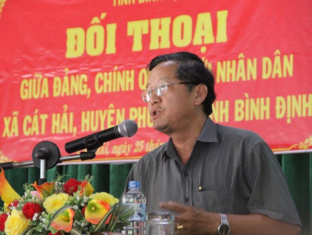  Phan Việt Hùng - Phó Trưởng ban Khu kinh tế tỉnh Bình Định thừa nhận nhận khuyết điểm và xin lỗi người dân.