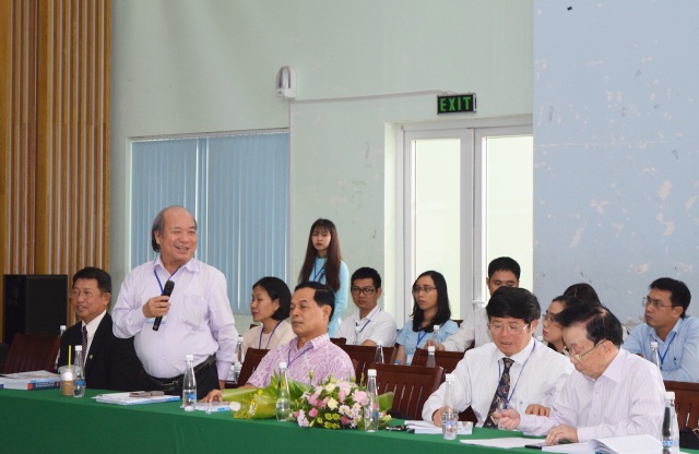 ĐH ngoài công lập không “mặn mà” dạy môn Khoa học xã hội và nhân văn? - 2 Các nhà khoa học về lĩnh vực KHXH&NV nêu các ý kiến đóng góp các giải pháp nhất định để phát triển nguồn nhân lực khoa học xã hội và nhân văn