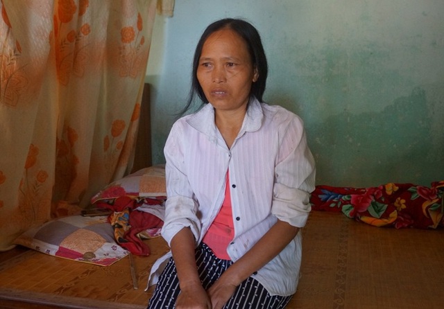 Khối u buồng trứng còn nguyên sau khi bác sĩ kết luận đã cắt bỏ - 1 Bà Nguyễn Thị Hoa, ở xã Thiệu Chính, huyện Thiệu Hóa.