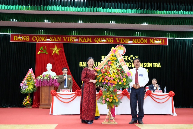 Ngăn học sinh bỏ học dựa vào gia đình và cộng đồng - 2 Bà Nguyễn Thị Sửu tái đắc cử Chủ ịch Quận hội nhiệm kỳ 2018 - 2023