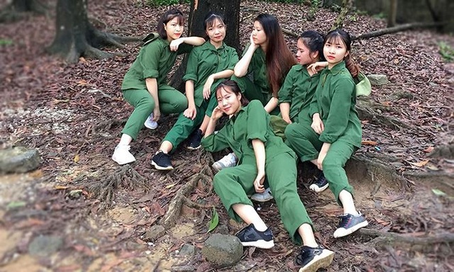 Nhan sắc nữ sinh Sư phạm biến ký túc xá thành studio "sống ảo" - 6 Nhan sắc nữ sinh Sư phạm biến ký túc xá thành studio "sống ảo" - 6