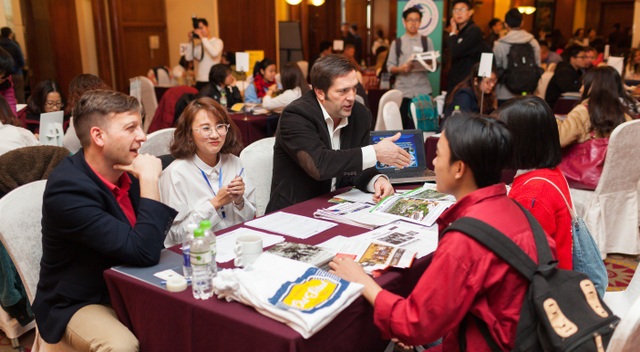 Vừa học vừa làm tại Mỹ, mức thu nhập lên đến 40.000 USD - 1
Tư vấn trực tiếp và miễn phí bởi 45 trường tại triển lãm - có phiên dịch