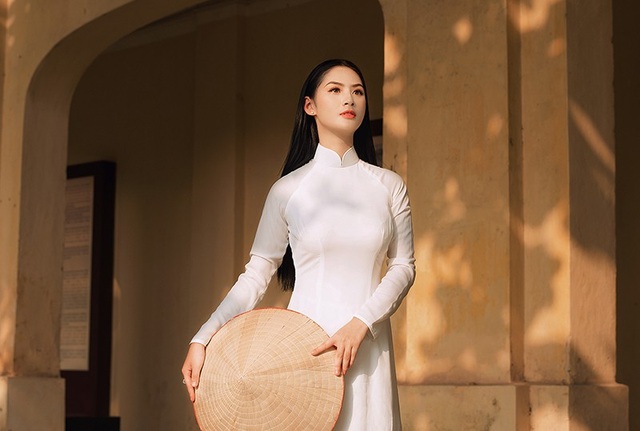 Cô gái xinh đẹp, đa tài đến từ mảnh đất Hải Phòng - 4 Bên cạnh đó, Phương Anh cũng có khả năng sử dụng thành thạo Tiếng Anh.
