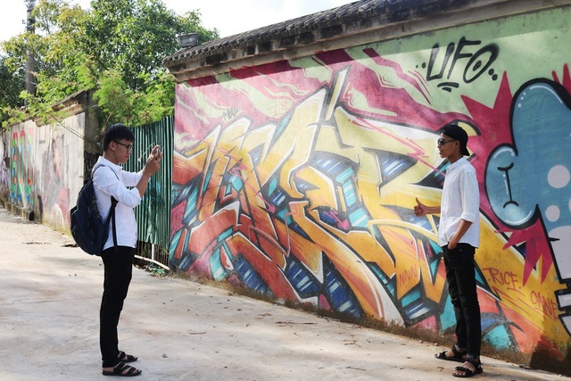 Giới trẻ Huế mê mẩn với “con đường bích họa” đầy phong cách - 3 Là địa điểm lý tưởng cho những bức ảnh đẹp