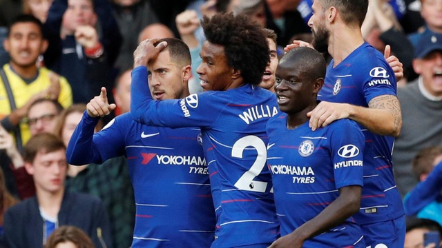 Nhìn lại trận đấu bất phân thắng bại giữa Chelsea và Liverpool - 11
Niềm vui của các cầu thủ Chelsea với pha ghi bàn đúng theo phong cách sở trường, đồng đội chuyền dài vượt tuyến và các cầu thủ trên hàng công thoát xuống nhận bóng rồi ghi bàn