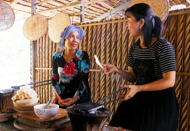 Cần Thơ: Dân huấn luyện cho cá lóc bay qua vòng lửa - 6 Cần Thơ: Dân huấn luyện cho cá lóc bay qua vòng lửa - 6