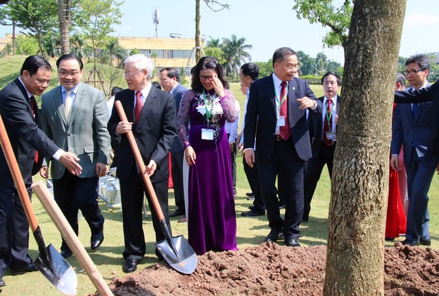 Tổng Bí thư: "Sinh viên tốt nghiệp phải có kỹ năng sáng tạo, hợp tác và tư duy phản biện" - 3 Tổng Bí thư: "Sinh viên tốt nghiệp phải có kỹ năng sáng tạo, hợp tác và tư duy phản biện" - 3