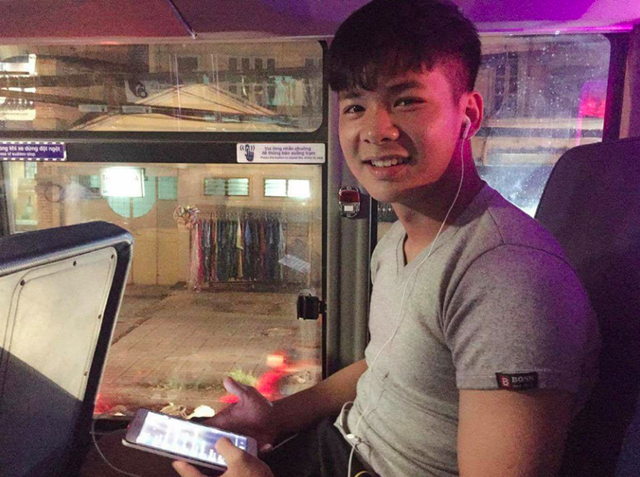 Thêm thủ môn tuyển Việt Nam thành "bạn trai trong mộng" của thiếu nữ Việt - 5 Hình ảnh đời thường gần gũi của thủ môn Thái Hiếu