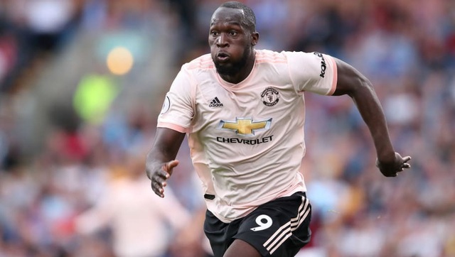 Đội hình tiêu biểu vòng 4 Premier League: Lukaku “cất tiếng” - 3
Lukaku tỏa sáng rực rỡ trong trận đấu với Burnley