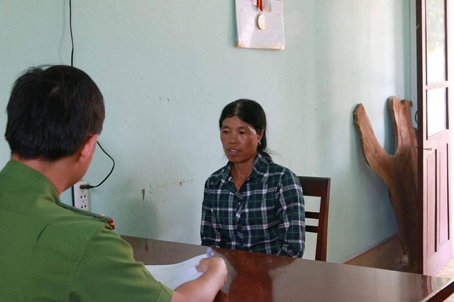 Chồng giết người, vợ "giúp" khiêng xác phi tang - 1 Giúp chồng khiêng xác phi tang, bà Mây vướng vòng lao lý