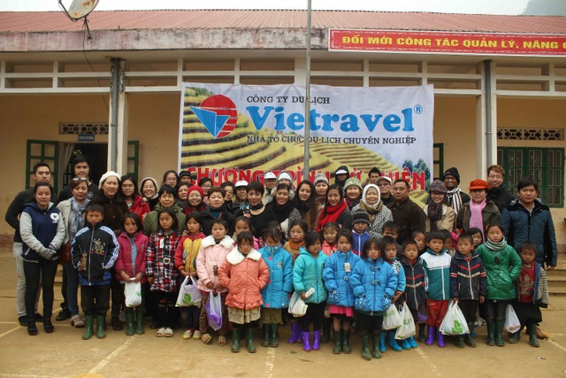 Vietravel 6 năm liên tiếp đạt giải thưởng Du lịch thế giới - WTA 2018 - 3 Ngoài việc chú trọng công tác kinh doanh, Vietravel rất quan tâm đến hoạt động xã hội chung tay vì cộng đồng