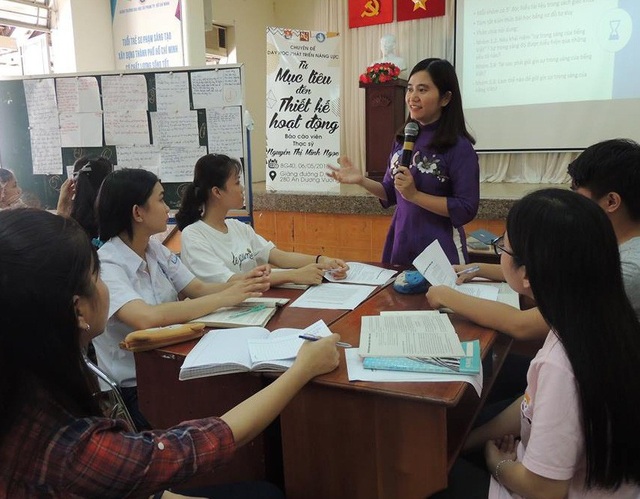 Trao quyền tuyển dụng cho hiệu trưởng: Một được, mười ngờ? - 2
Giáo viên ở bậc THPT sẽ trực tiếp do hiệu trưởng tuyển chọn. (Ảnh mang tính minh họa)