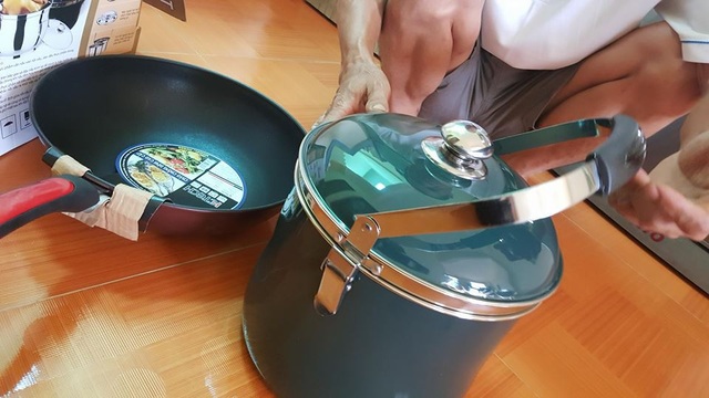 Tham gia tour 0 đồng, hàng trăm người bị lừa mua hàng giá cao - 2 Ông Th. cho biết, ban đầu ông không có ý định mua hàng nhưng do phía công ty tiếp cận và đưa ra nhiều lời mời chào hấp dẫn. Ảnh: V.T