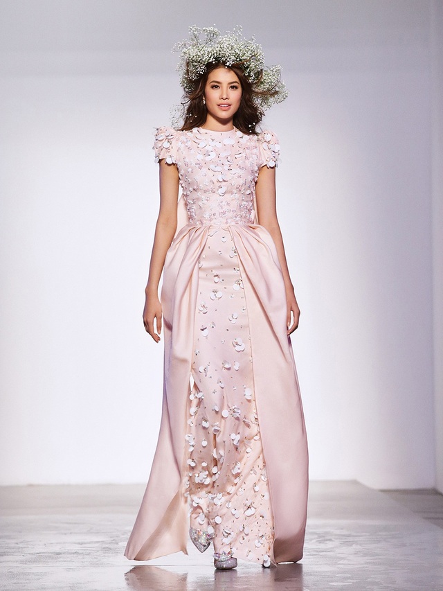 Phương My vinh dự là NTK Việt Nam mở màn Vancouver Fashion Week tại Canada - 2 Hình ảnh BST Xuân Hè 2018 của PHUONG MY diễn tại Dubai Fashion Week
