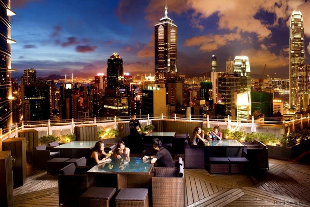 Vượt New York, Hong Kong là thành phố có nhiều người siêu giàu nhất thế giới - 1 Sự gia tăng số lượng người siêu giàu ở Hong Kong là bởi thị trường chứng khoán bùng nổ và liên kết tài chính với Trung Quốc.