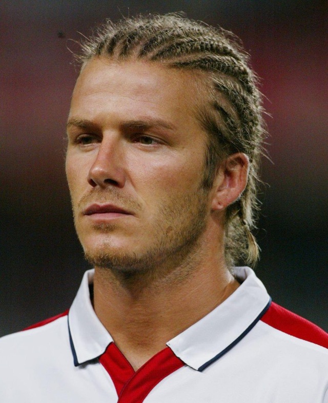 2003: Beckham để kiểu đầu tết “luống ngô”, đây là một trong những lựa chọn “kém đẹp” nhất của Beckham.