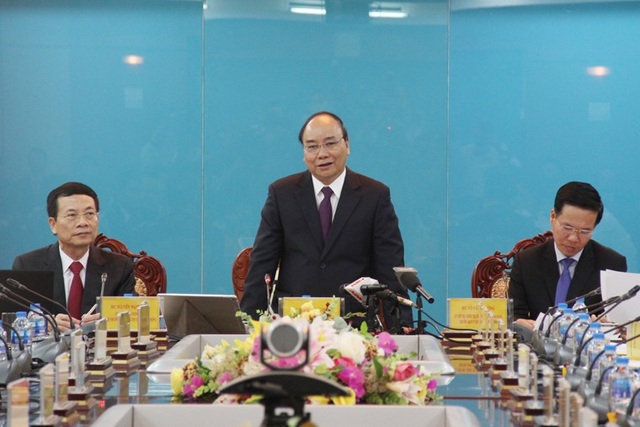 Thủ tướng: Đã đến lúc phát triển mạng xã hội của Việt Nam - 1
Thủ tướng Chính phủ Nguyễn Xuân Phúc phát biểu chỉ đạo buổi làm việc.