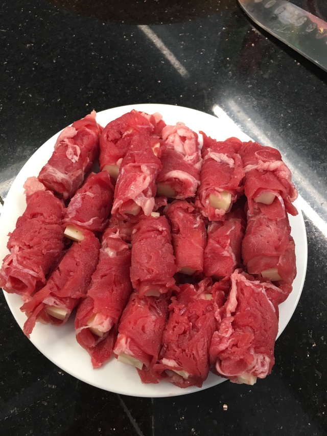 Cuối tuần chiêu đãi cả nhà súp bò cuộn phô mai thơm ngon béo ngậy - 2 Cuối tuần chiêu đãi cả nhà súp bò cuộn phô mai thơm ngon béo ngậy - 2