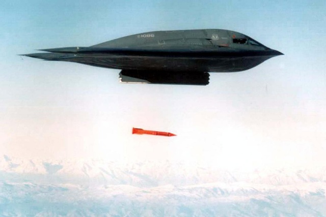 Dàn vũ khí “khủng” Mỹ có thể dùng để đối phó Triều Tiên - 2
Bom hạt nhân B61-12 (Ảnh Twitter/ Newsweek)