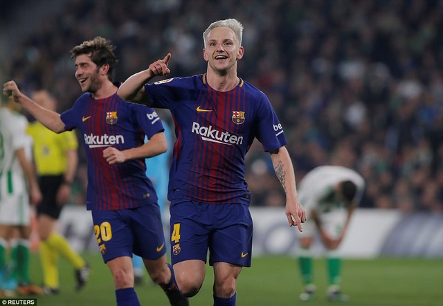 Betis 0-5 Barcelona: Messi, Suarez cùng lập cú đúp - 2
Rakitic là người khai thông thế bế tắc cho Barcelona