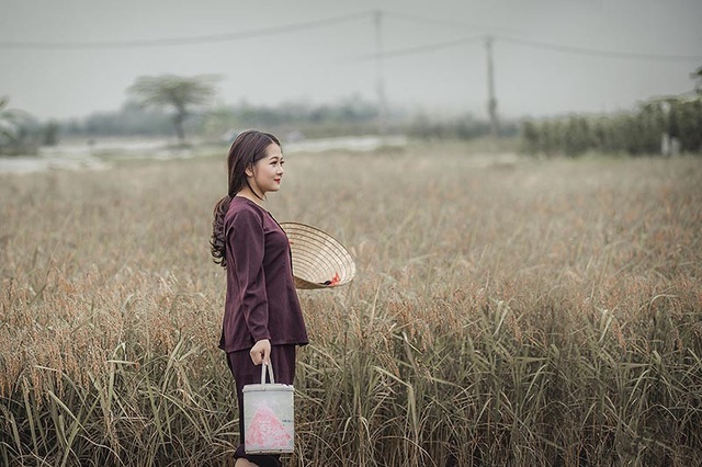 Sinh ra và lớn lên ở làng quê nên Vũ Phương luôn trân quý, yêu thương tất cả mọi thứ thuộc về nông thôn, cô giản dị và ấm áp như chính con người ở thôn quê.