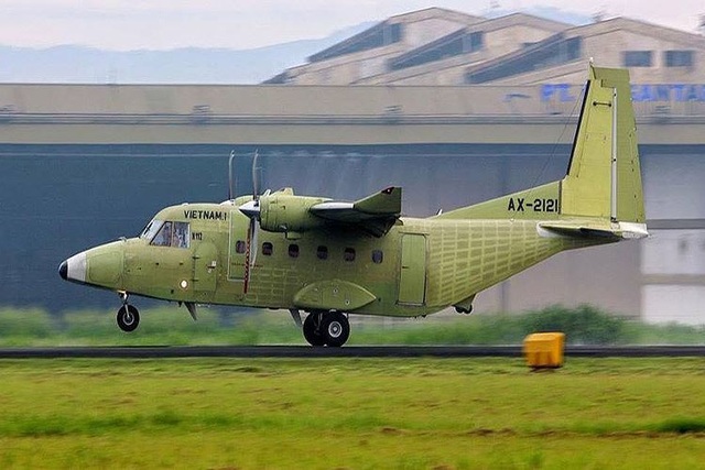 Casa-212, "mắt thần" trên biển của Việt Nam - 3
Máy bay Casa-212 của Việt Nam đang bay thử tại nhà máy Bandung (Indonesia)