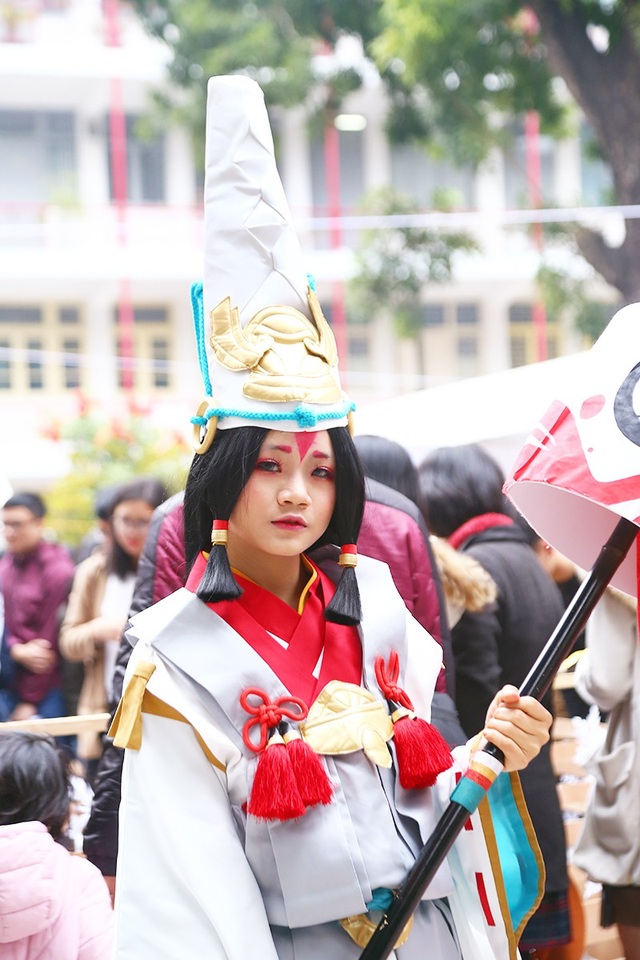 Ngắm nhìn bạn trẻ diễn cosplay độc đáo tại lễ hội Nhật Bản - 2
Một cô gái xinh xắn trong trang phục Bạch đồng tử - game Âm dương sư