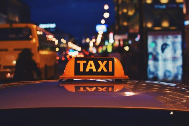 Đi xuyên 3 nước Bắc Âu bằng taxi vào đêm giao thừa hết gần 50 triệu đồng - 1 Người đàn ông say xỉn trong bữa tiệc giao thừa đã đi taxi xuyên 3 nước Bắc Âu hết gần 50 triệu đồng