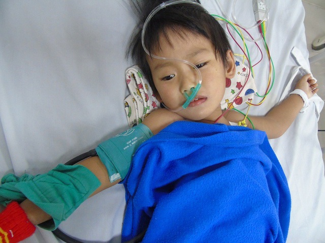 Thương bé 2 tuổi đang nguy kịch khi sớm mất mẹ, cha lại bỏ rơi - 4 Không cha, chẳng mẹ lại bị bệnh tật hành hạ, Thanh Bình đang rất cần sự chung tay của những tấm lòng hảo tâm