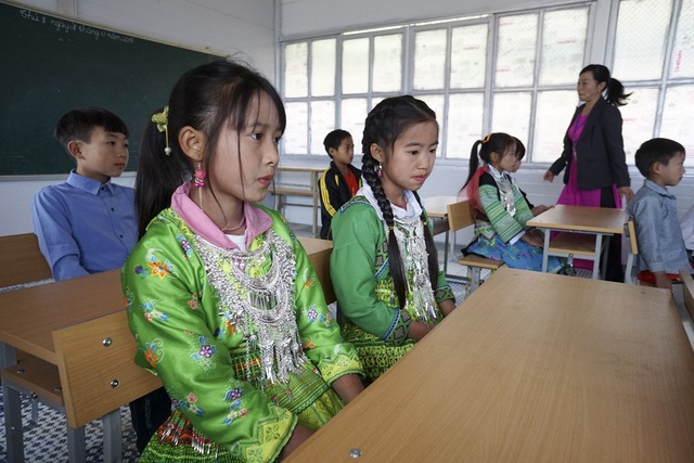 Khánh thành công trình phòng học Dân trí thứ 15 tại Chiềng Kheo - 8 Khánh thành công trình phòng học Dân trí thứ 15 tại Chiềng Kheo - 8