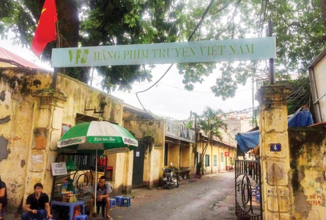 Nhìn lại những biến động của điện ảnh Việt trong năm qua - 4 Lùm xùm cổ phần hoá ở Hãng phim truyện Việt Nam gây nhiều chú ý.
