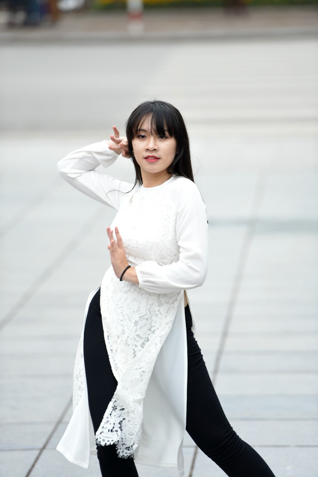 Sinh viên Ngoại thương nhảy quyến rũ kể chuyện tình yêu - 9 Sinh viên Ngoại thương nhảy quyến rũ kể chuyện tình yêu - 9