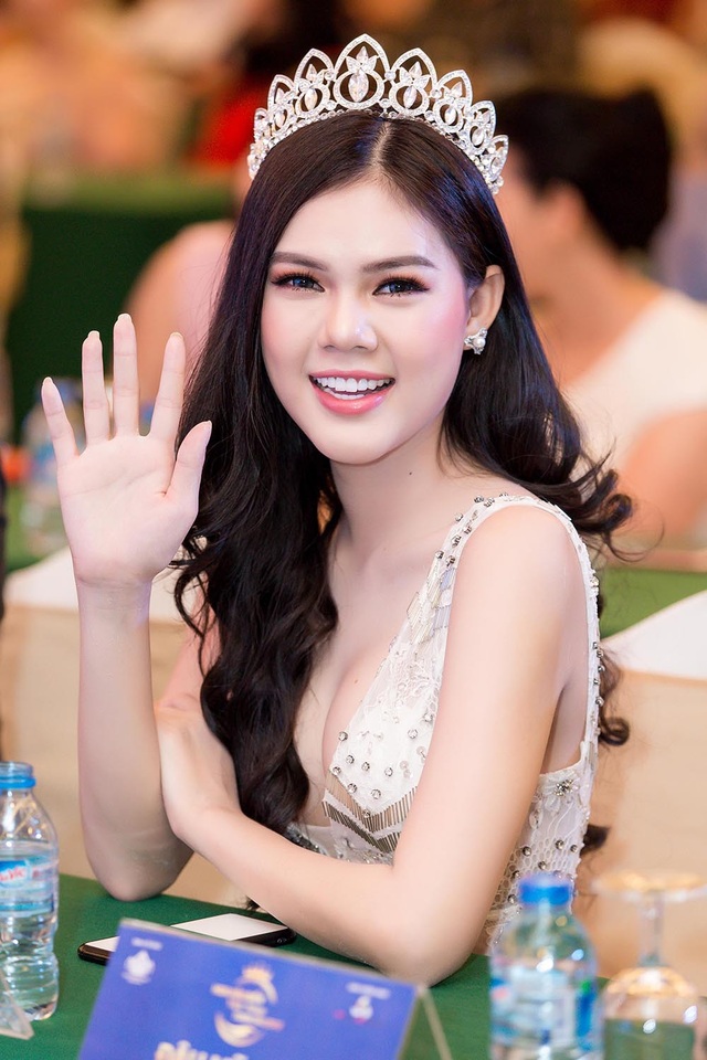Hoa hậu “mất hút”, Á Hậu Khánh Phương đồng hành với thí sinh Hoa hậu Biển Việt Nam Toàn cầu 2018 - 8 Diễn viên Lê Ngọc Trinh