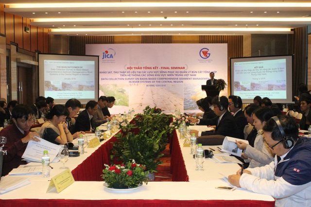 Đề xuất giải pháp chống sạt lở bùn cát trên hệ thống sông khu vực miền Trung Việt Nam - 1
Hội thảo nhằm tìm ra nguyên nhân và đề xuất giải pháp chống sạt lở bùn cát trên hệ thống sông khu vực miền Trung Việt Nam diễn ra tại Đà Nẵng