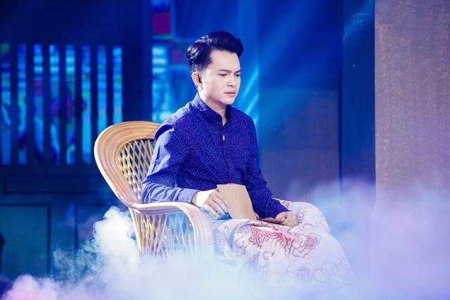 Nam Cường: “Nghệ sĩ lập gia đình sẽ thường bị “lôi” giới tính ra bàn tán” - 1 Nam Cường trong chương trình Âm nhạc và bước nhảy.