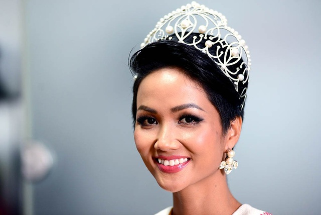 Top 3 người đẹp Hoàn vũ Việt Nam bật mí nhiều điều thú vị cùng độc giả Dân trí - 9