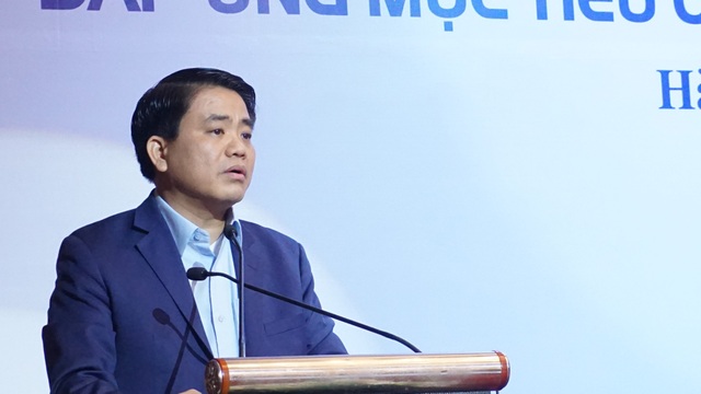 Hà Nội trồng phong lá đỏ trên các tuyến phố - 1 Ông Nguyễn Đức Chung: Trồng mới cây xanh là nhiệm vụ đã được thành phố đưa ra để xây dựng kế hoạch trong chương trình phát triển, kinh tế xã hội giai đoạn 2016-2020. (Ảnh: Nguyễn Dương).