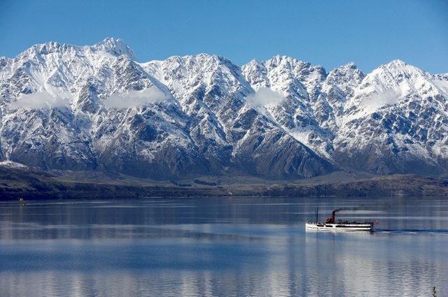 Điều gì thu hút tại New Zeland? - 1 Phong cảnh tuyệt đẹp của hồ Wakatipu vào mùa đông