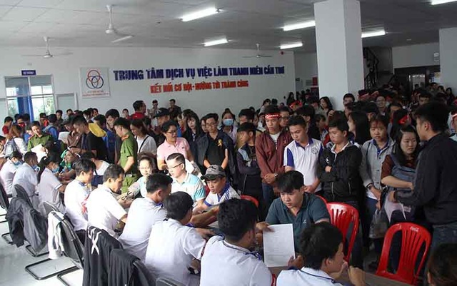 Hàng ngàn bạn trẻ tham gia ngày Chủ nhật đỏ - 5 Hàng ngàn người tham gia hiến máu sáng nay tại Cần Thơ