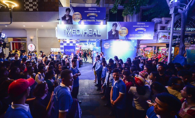 Mediheal lên tiếng đính chính sau sự việc ca sĩ Noo Phước Thịnh bị ném ly - 4 Lực lượng an ninh bảo vệ ca sĩ và sự kiện