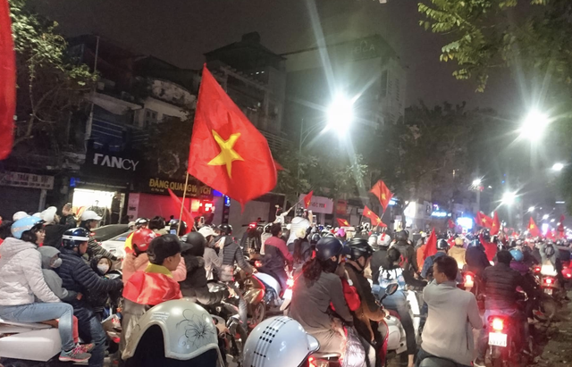 Đêm trắng sau chiến thắng lịch sử của U23 Việt Nam - 21 Đêm trắng sau chiến thắng lịch sử của U23 Việt Nam - 21